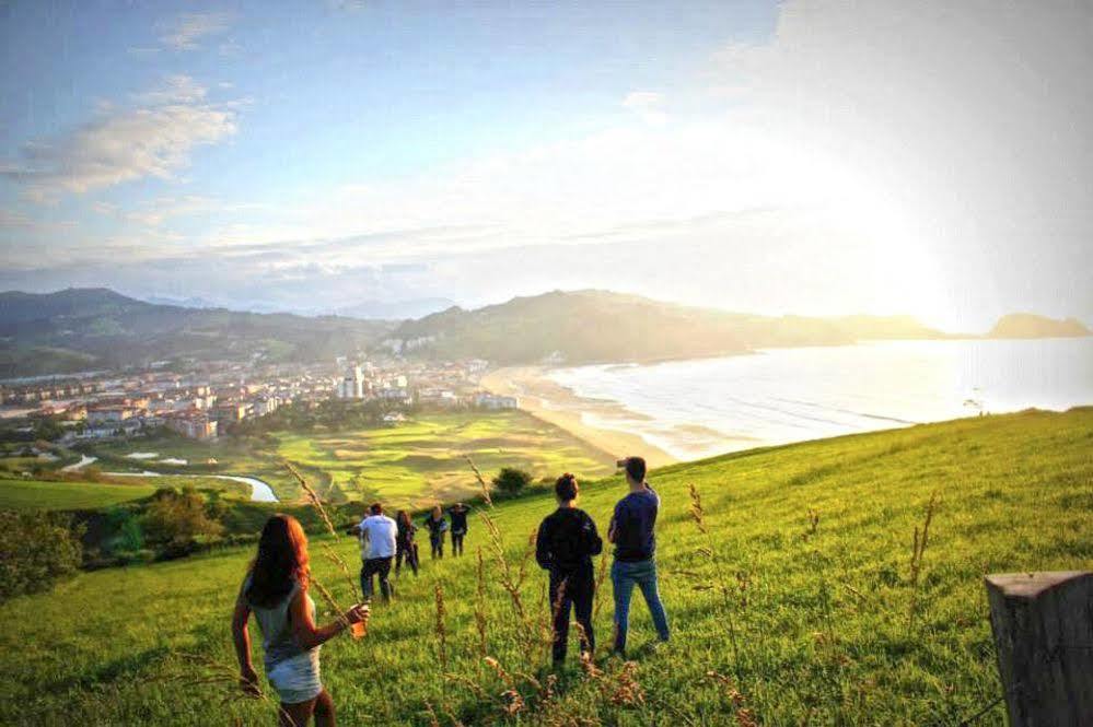 Zarautz Beachside Surf Camp Zewnętrze zdjęcie